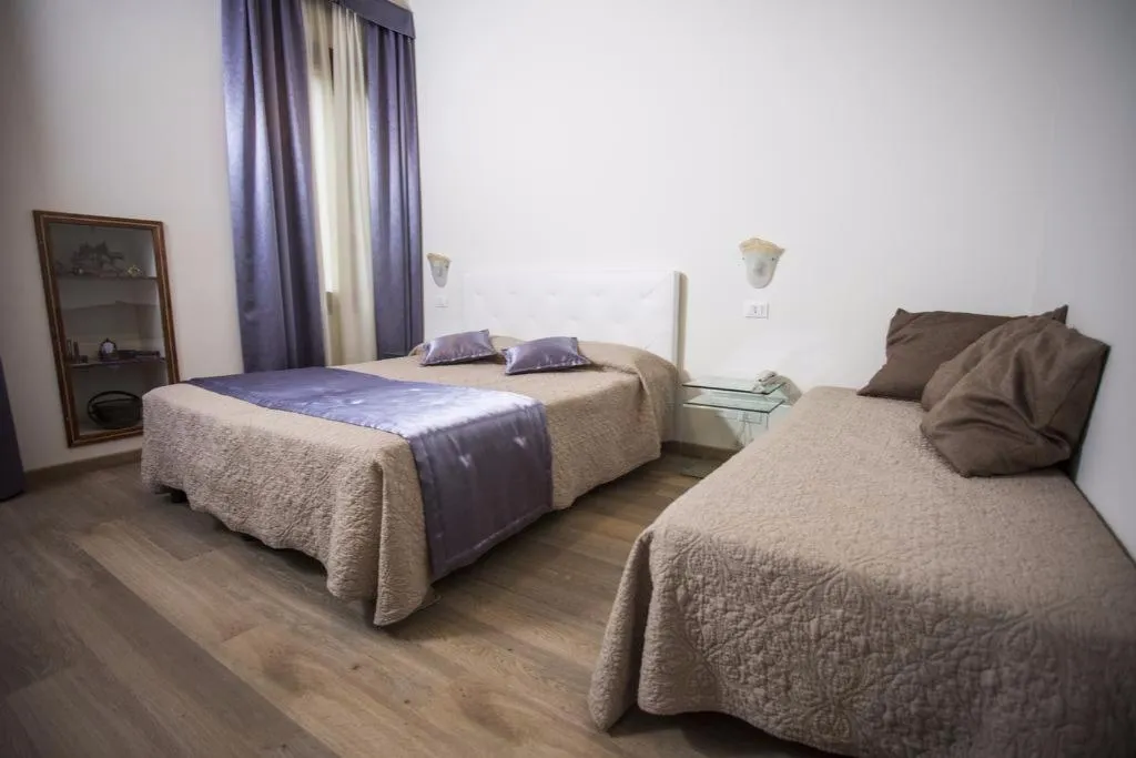 Room, Ca Lucrezia, Venice