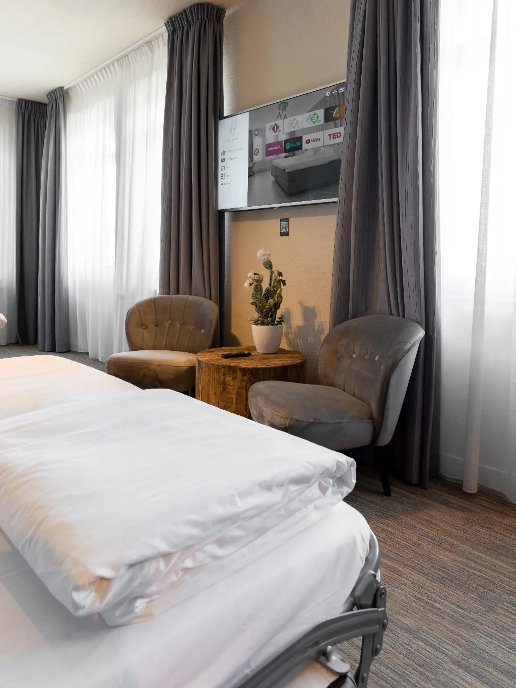 FAMILY ROOM STANDARD Room, HOTEL ALKMAAR Bar & Restaurant Meeting & Events, Amsterdam