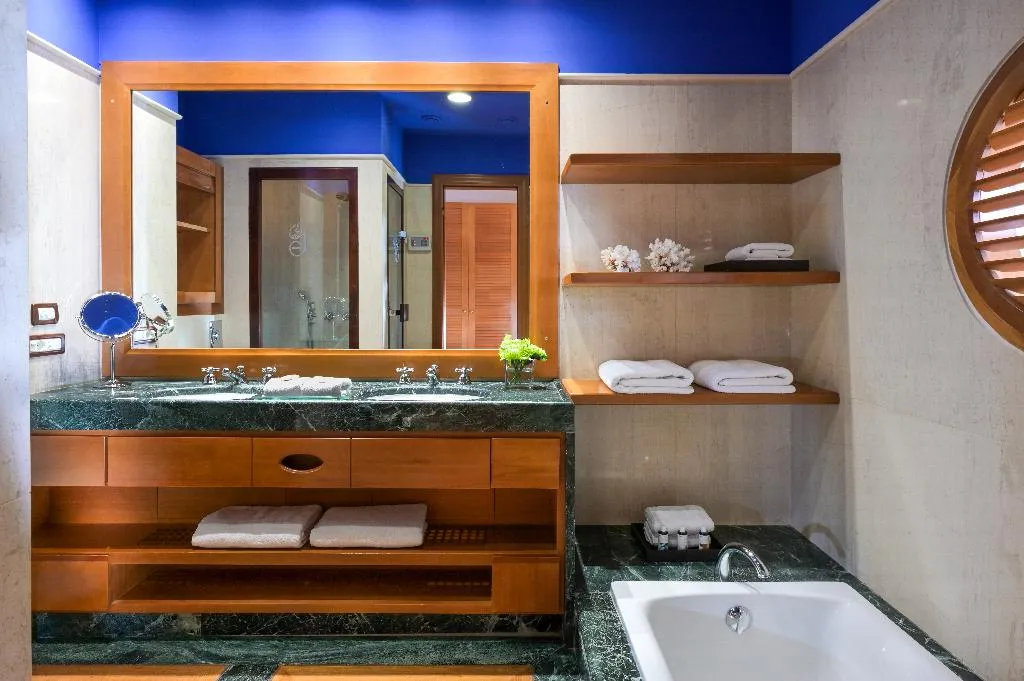 Double or Twin DELUXE Room, Elounda Beach Hotel & Villas, Crete