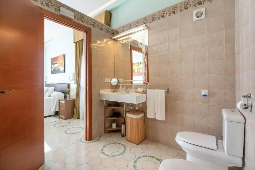 Room, Hotel Llar De Capitans, Barcelona