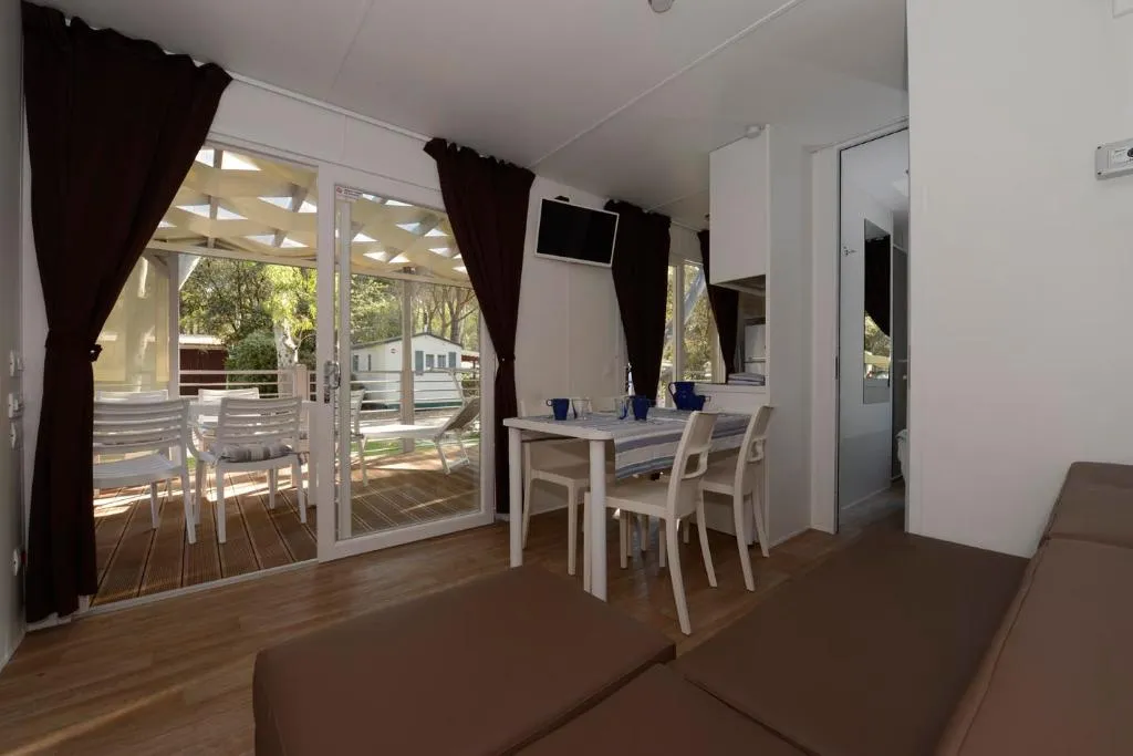 MOBILE HOME CAPACITY 6 Room, Baia Domizia Camping Village, Naples