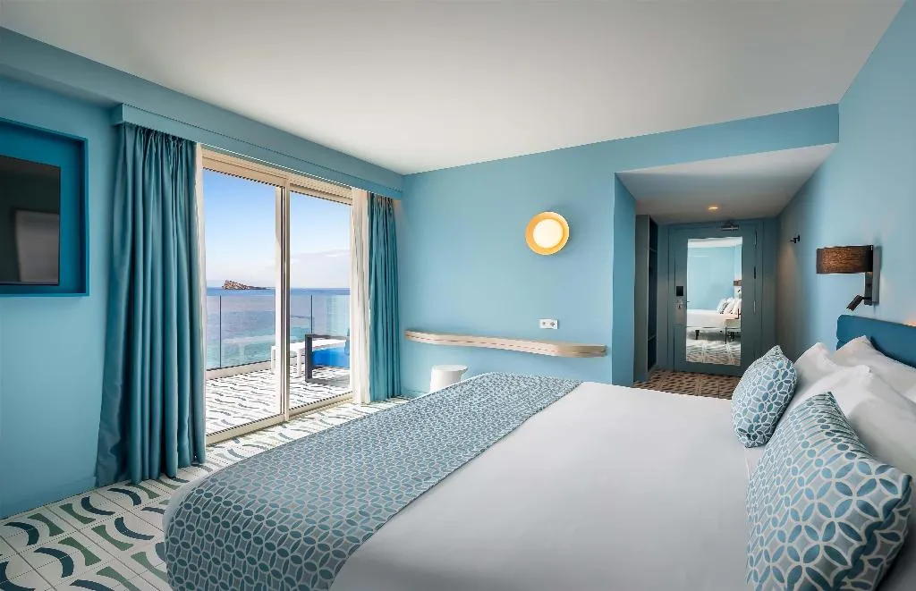 Double or Twin DELUXE SEA FRONT Room, Barcelo Benidorm Beach - Adults Recommended, Costa Blanca