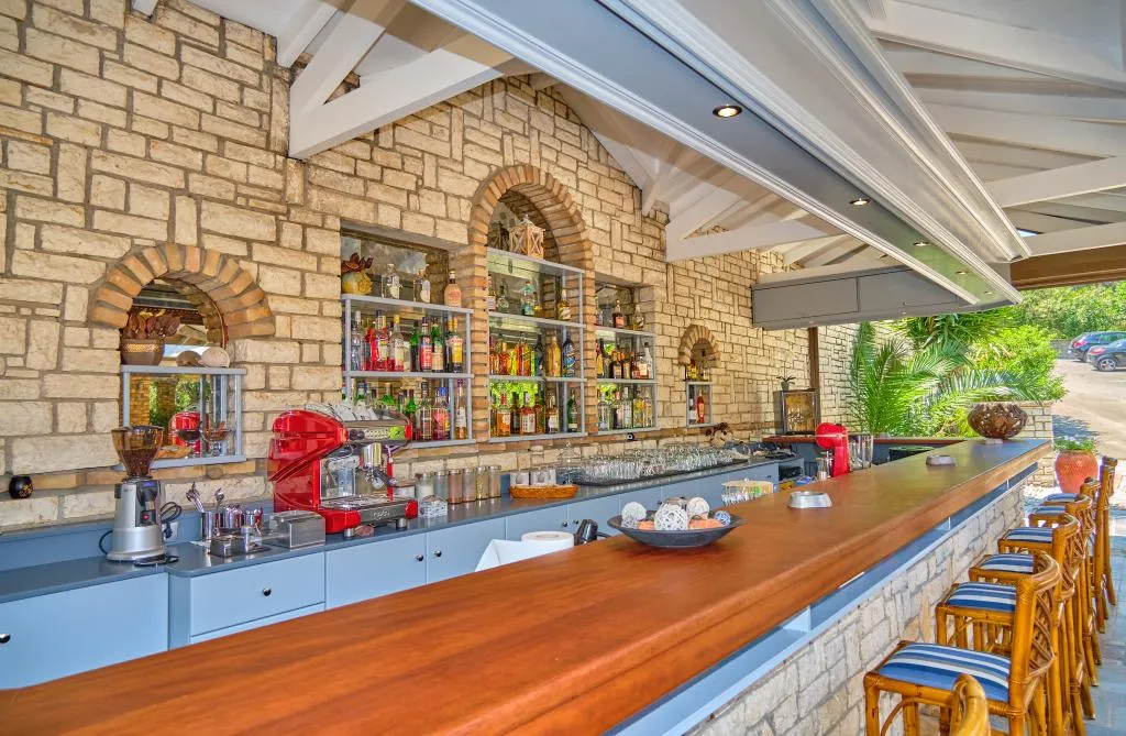 Bar, Chrismos Luxury Suites & Studios, Corfu