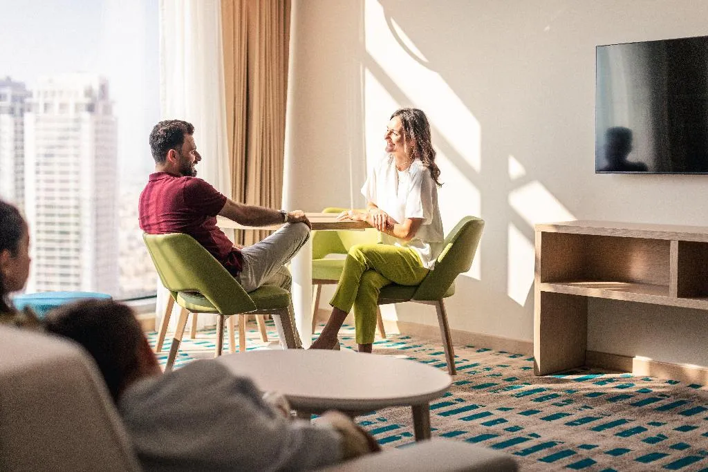 SUITE SMOKING PREMIUM Room, Holiday Inn Hotel & Suites Dubai Science Park, Dubai