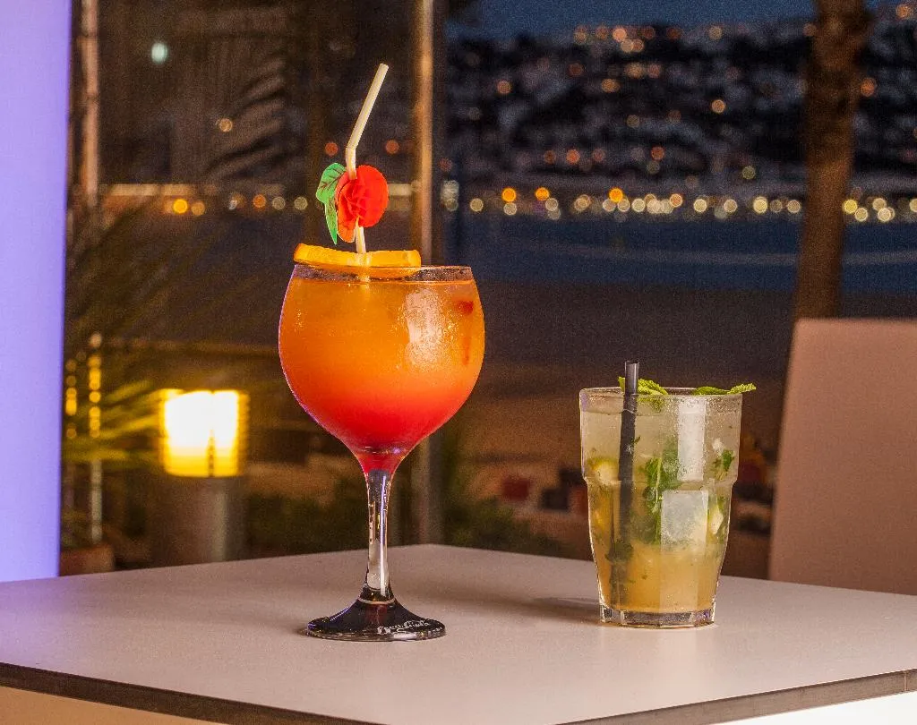 Bar, Hotel Monterrey Roses by Pierre & Vacances, Costa Brava