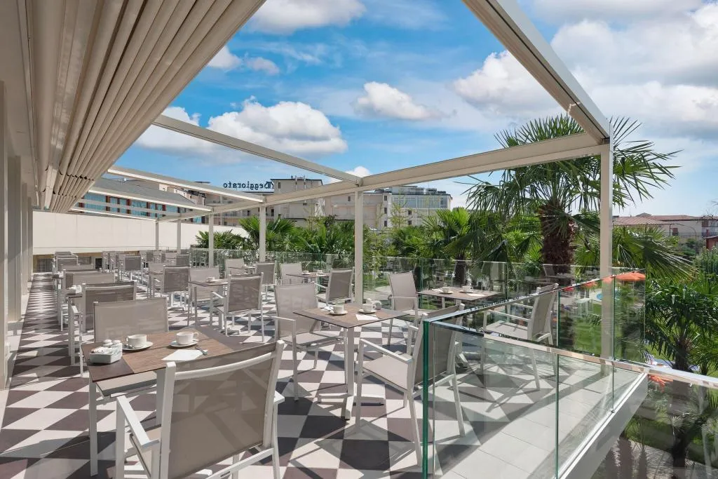 Terrace, Terme Savoia, Venice