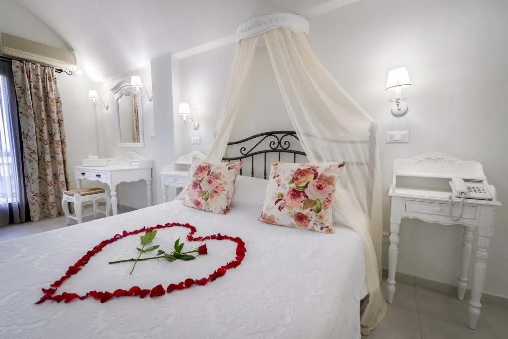 Room, Zephyros, Santorini