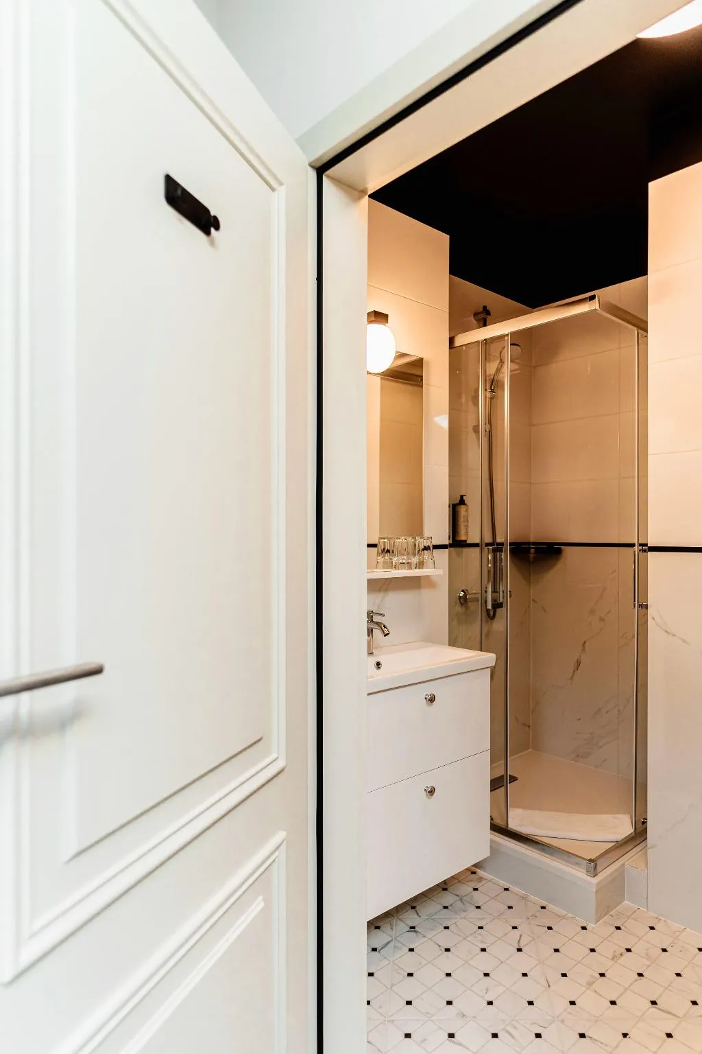 DOUBLE DELUXE Room, N33 Premium Apartments Old Town - Destigo Hotels, Krakow