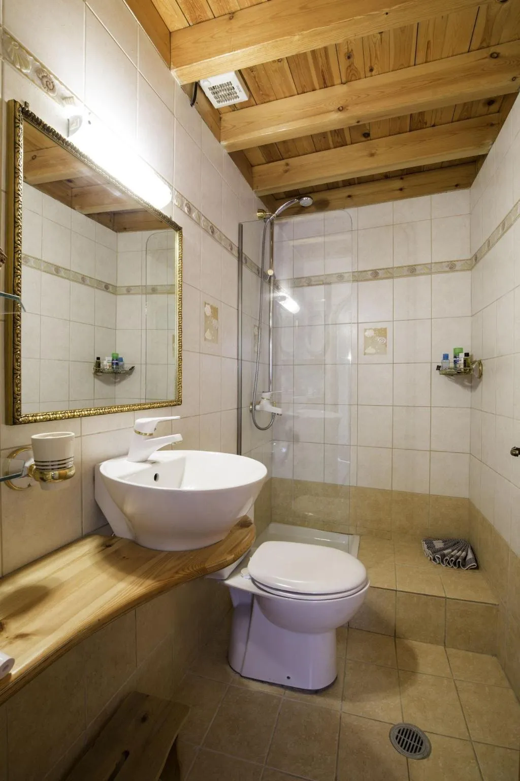 Room, Camelot, Rhodes