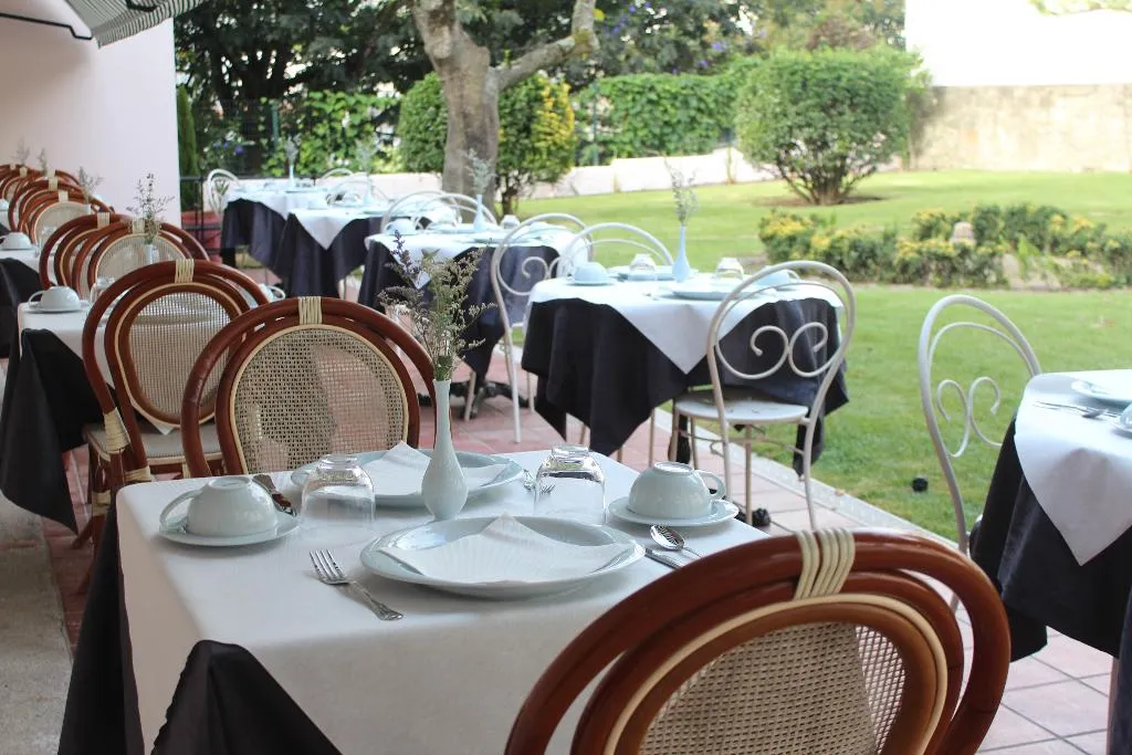 Restaurant, GRANDE HOTEL PARIS by STAY HOTELS, Porto