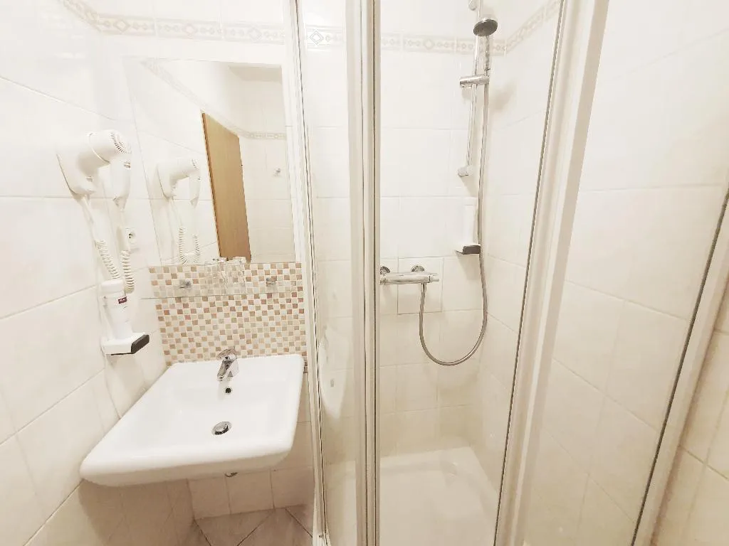Double or Twin STANDARD Room, Hotel Relax Inn, Prague