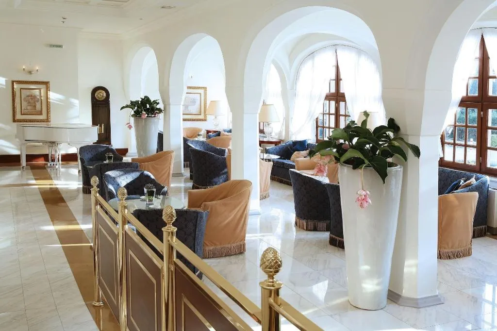 Lobby, Grande Albergo Delle Rose, Rhodes