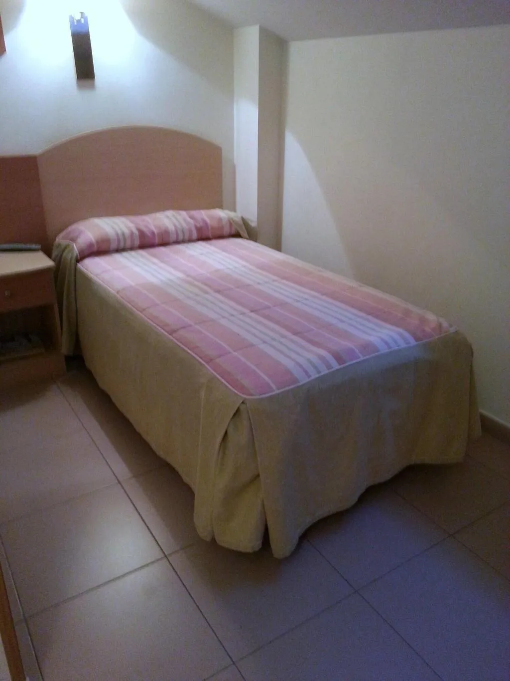 Room, Hostal El Arco, Madrid