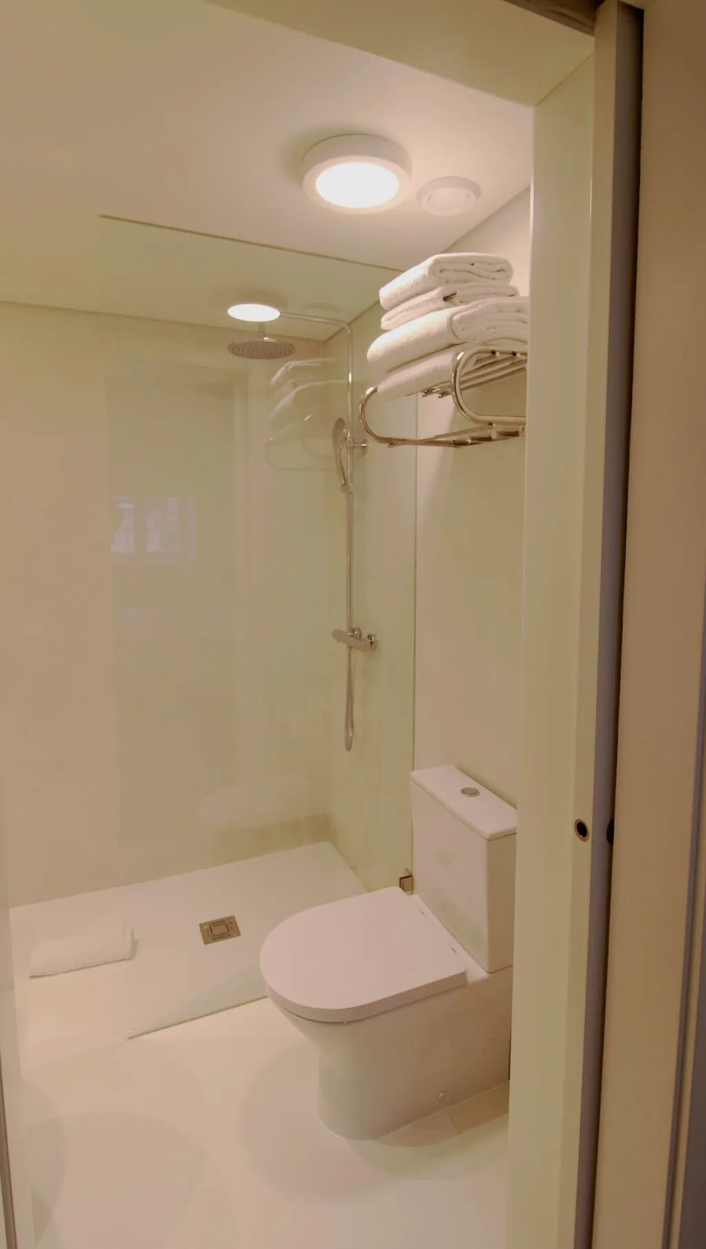 STUDIO KING SIZE BED Room, Rossio Garden Suites, Lisbon