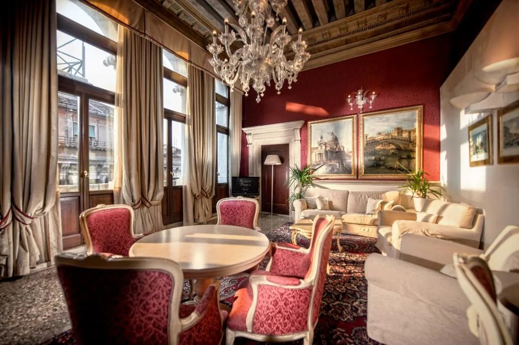 SUITE STANDARD Room, Ruzzini Palace, Venice