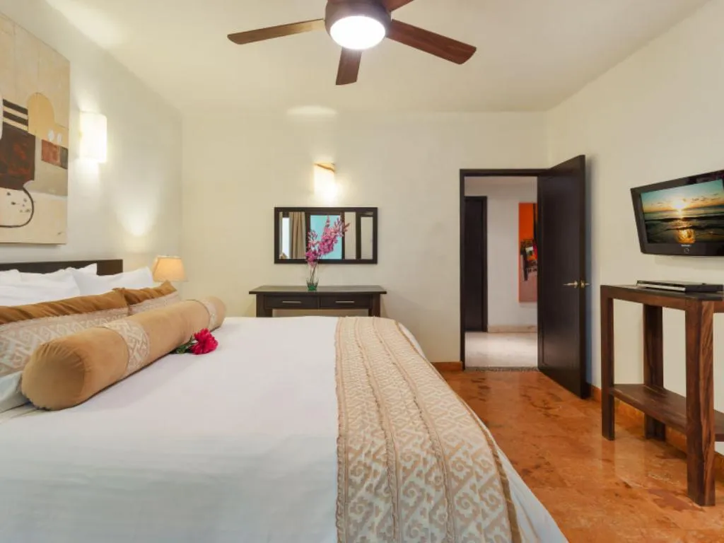 SUITE TWO BEDROOMS Room, El Taj Ocean Front and Beachside Condo Hotel, Playa Del Carmen