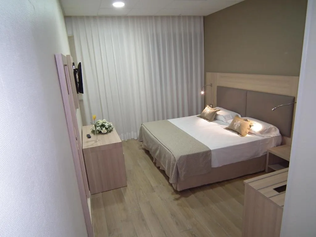 DOUBLE SINGLE USE STANDARD Room, I Gigli, Naples