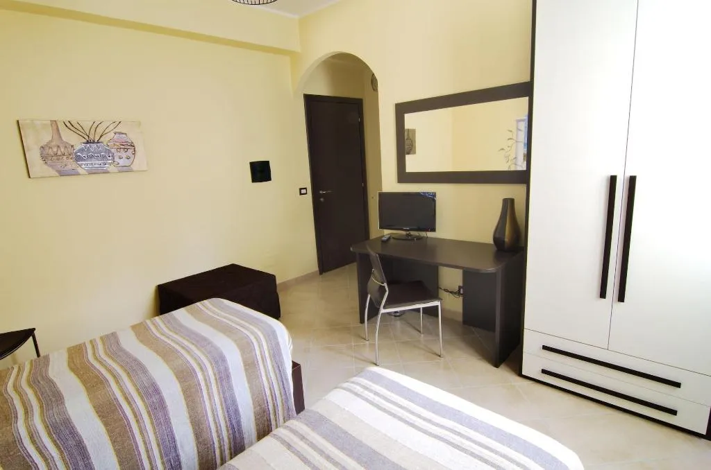 Room, B&B La Porta Accanto, Olbia
