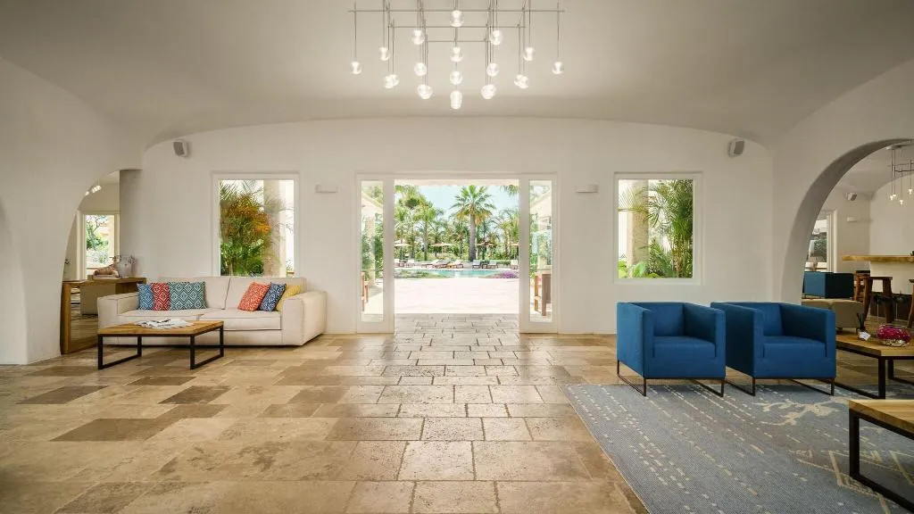 Lobby, Sant Efis, Cagliari