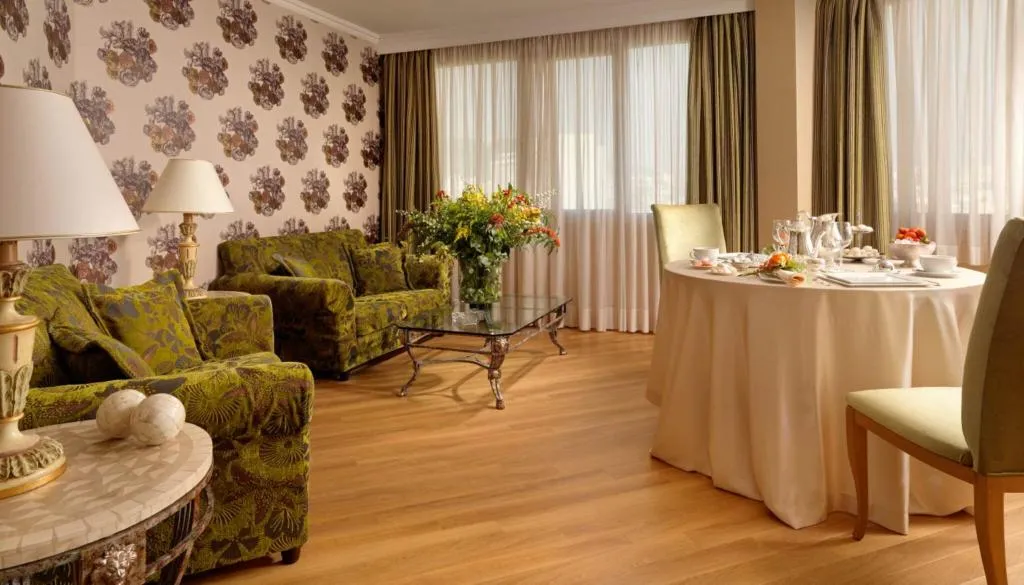 SUITE WITH VIEWS Room, Divani Caravel, Athens