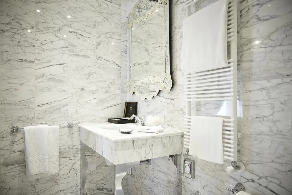 JUNIOR SUITE STANDARD Room, Palazzo Paruta, Venice