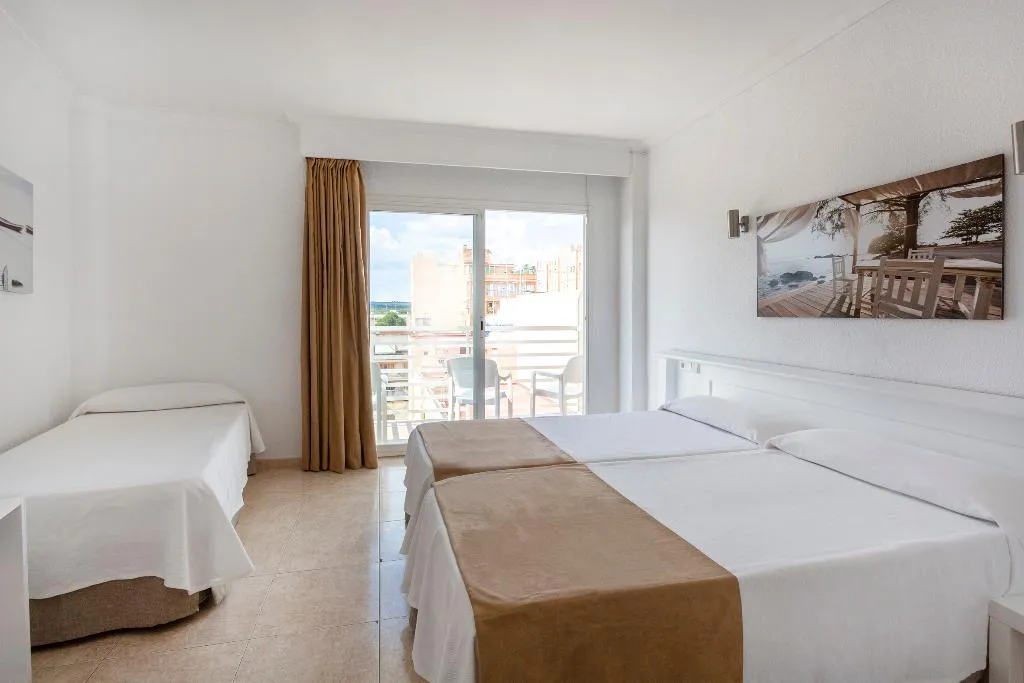 Room, Kilimanjaro, Majorca