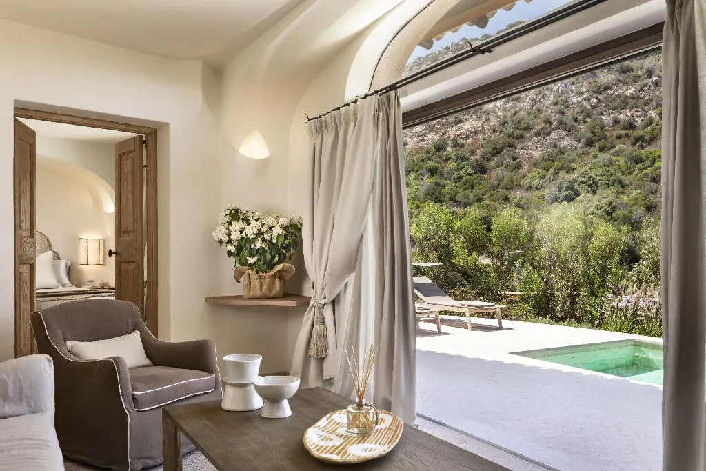SUITE WITH PRIVATE POOL Room, Relais Villa Carola, Olbia