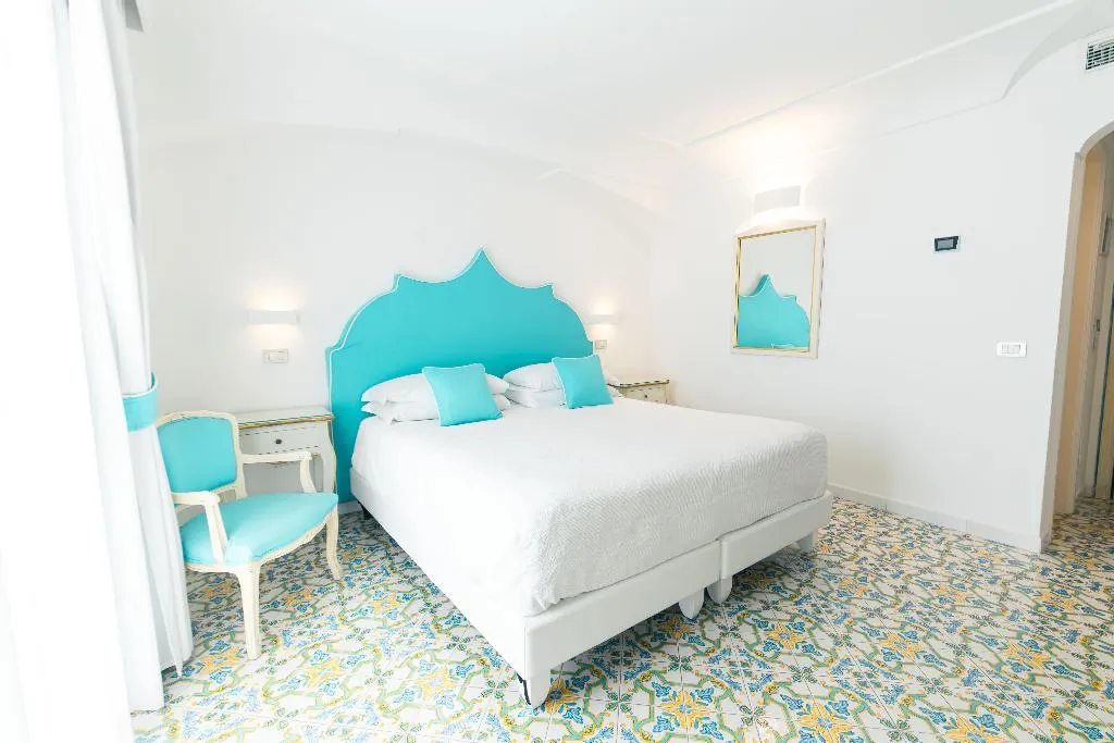 Double or Twin SEA VIEW Room, Hotel Conca D'Oro, Naples