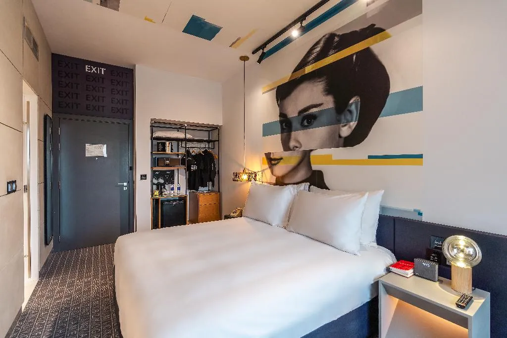 Room, Studio One Hotel, Dubai