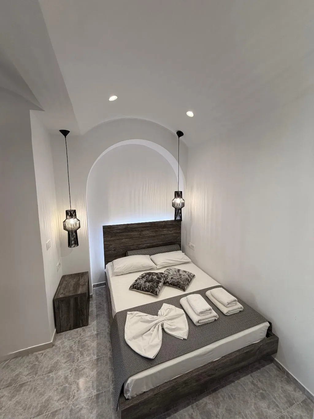 Double or Twin STANDARD Room, Villa Livadaros, Santorini