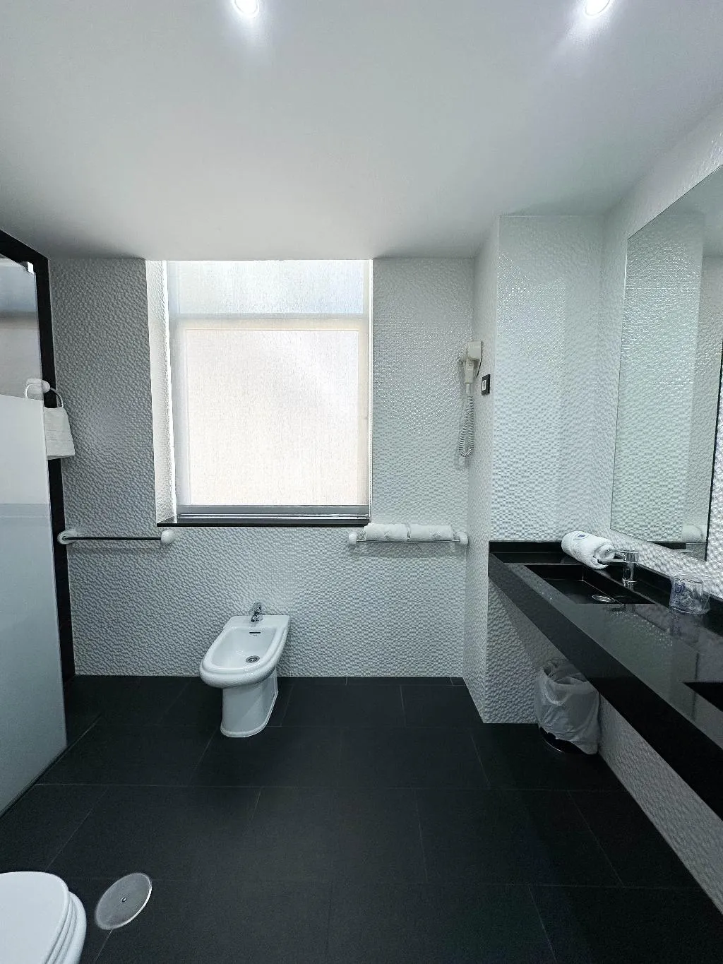 FAMILY ROOM CAPACITY 4 Room, Avenida de España, Madrid