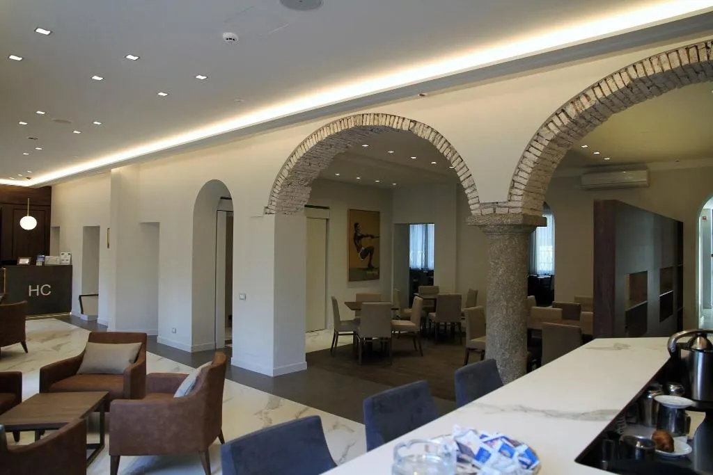 Bar, Albergo Centrale, Milan