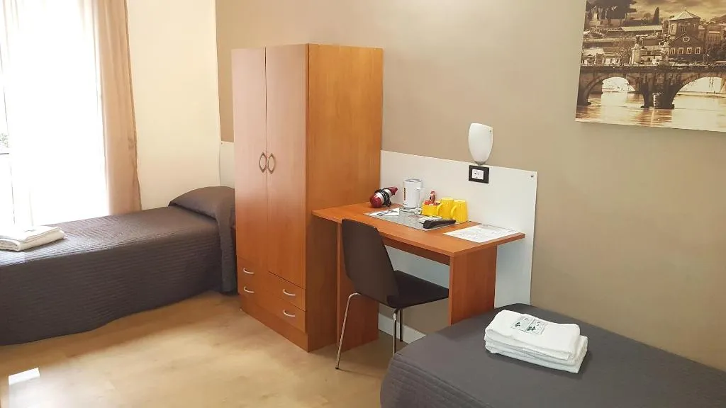 Room, B&B Oasi, Naples
