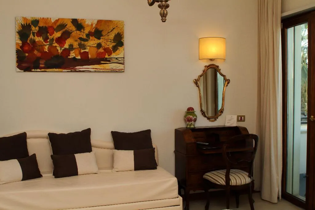 TRIPLE WITH BALCONY Room, Hotel Alpha, Naples