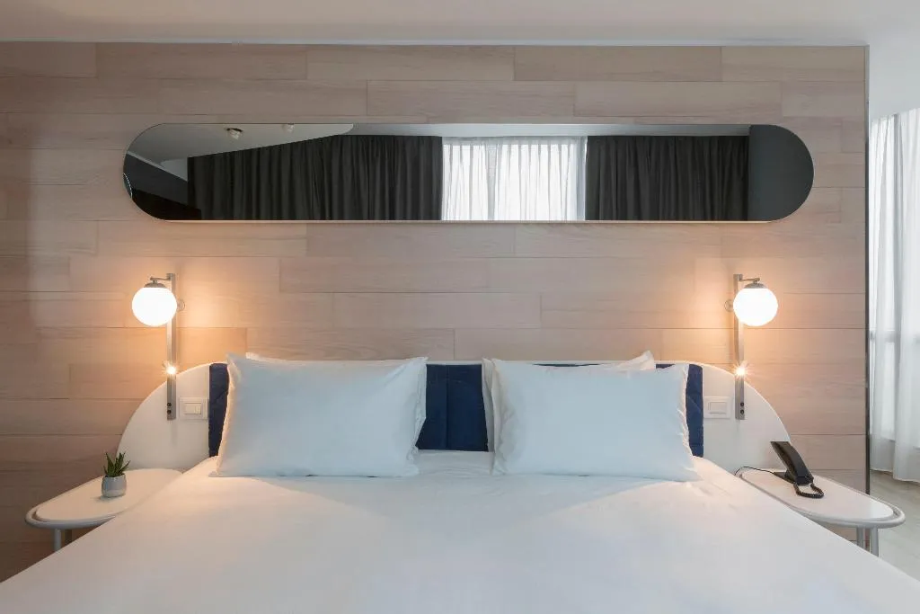 Room, Voco Milan Fiere, Milan