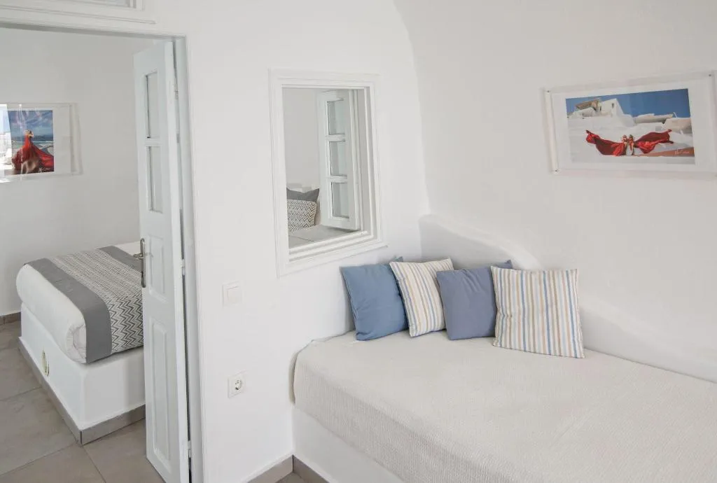 Room, Vogue Suites, Santorini