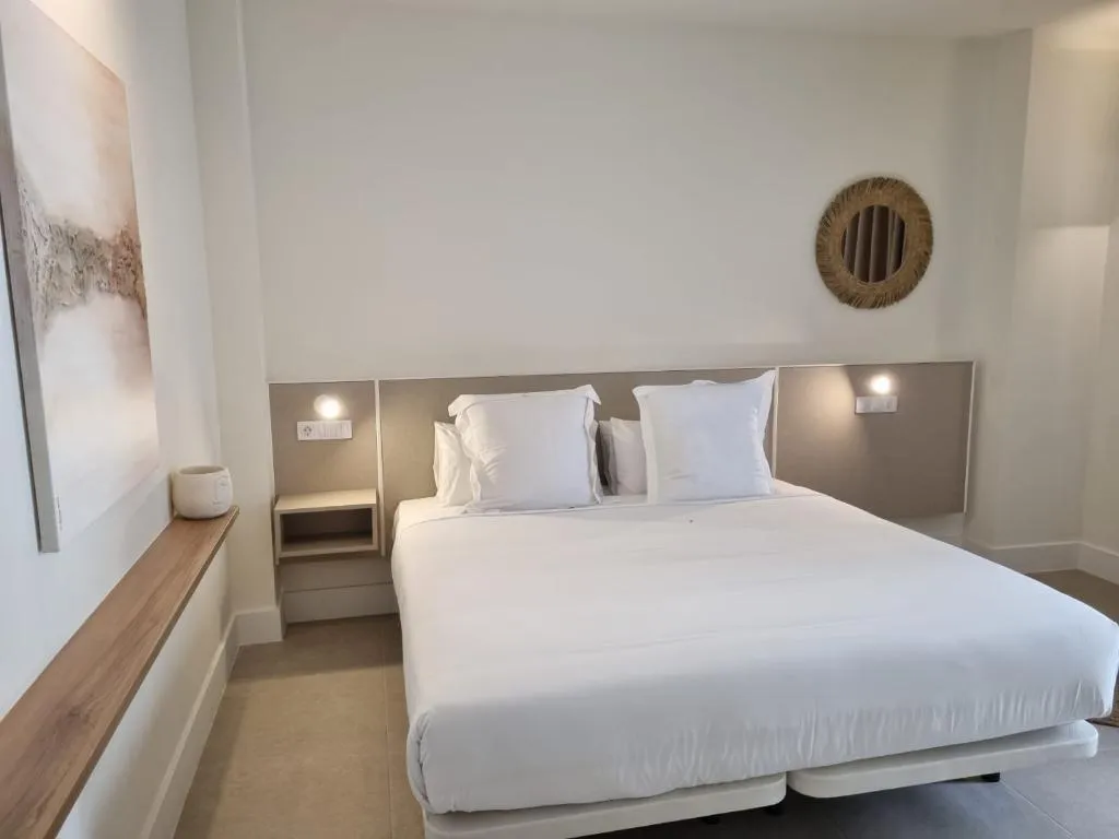 QUADRUPLE PREMIUM Room, Velázquez, Costa Blanca