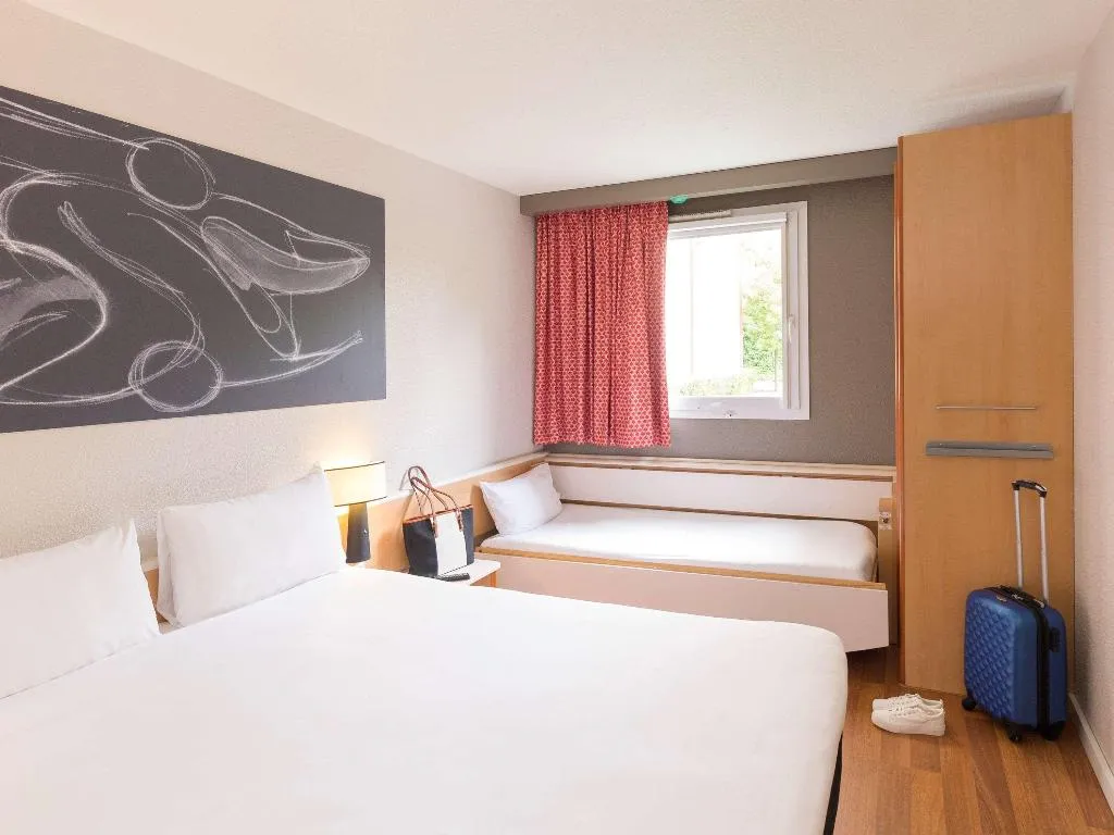 DOUBLE WITH DOUBLE BED Room, ibis Madrid Fuenlabrada, Madrid
