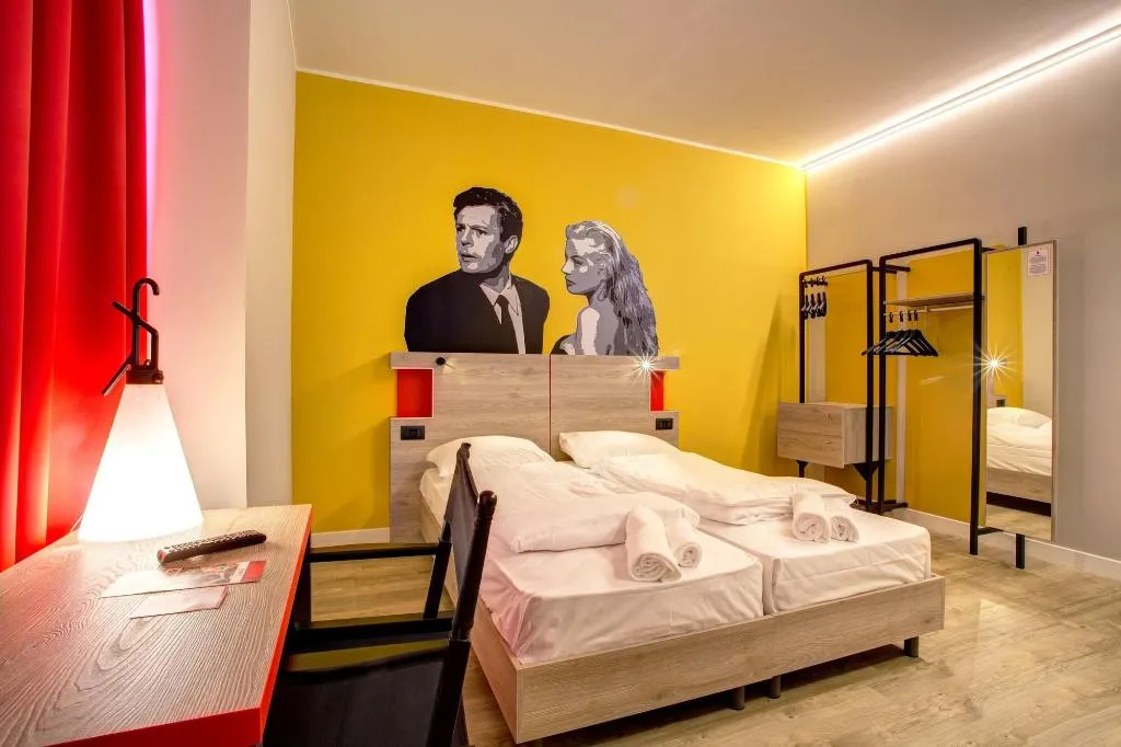 Room, Meininger Roma Termini, Naples