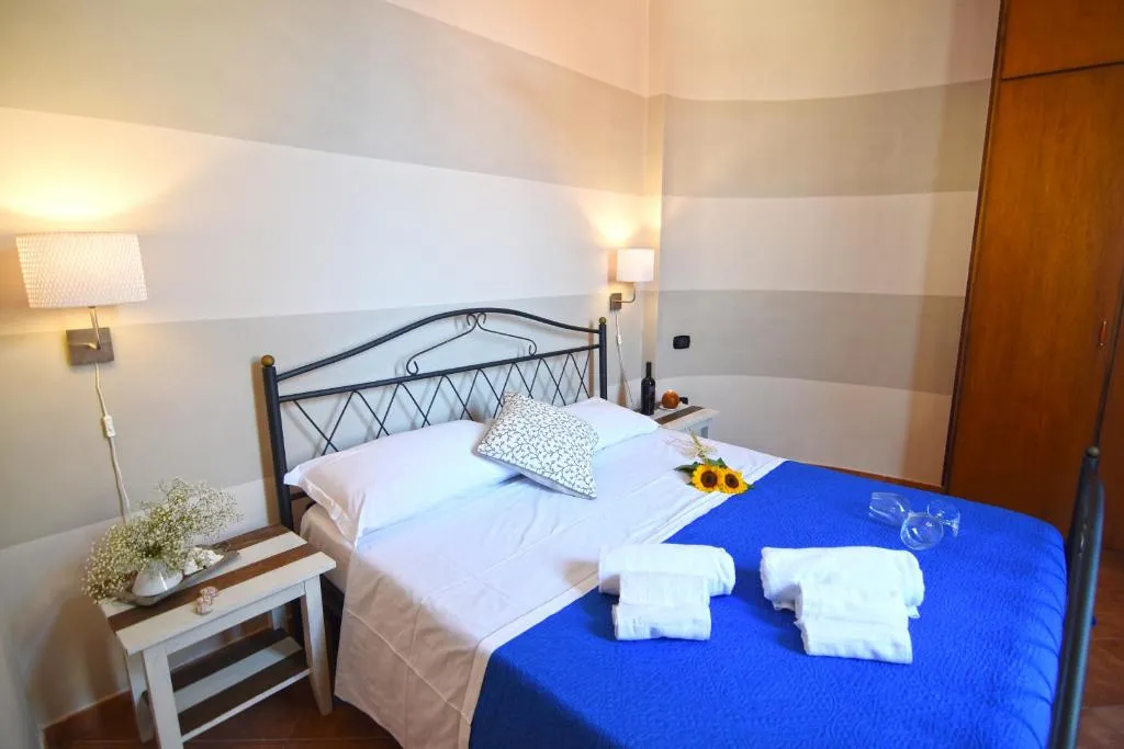 APARTMENT WITH TERRACE Room, Case Così Apartments Napoli, Naples