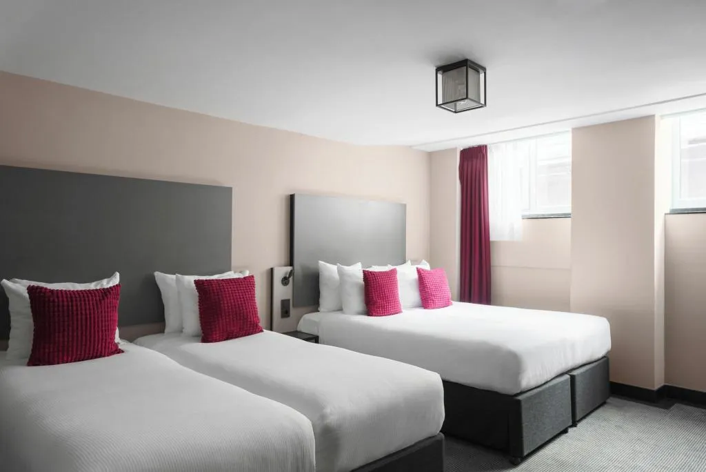 QUADRUPLE ECONOMY Room, Krisotel, Amsterdam