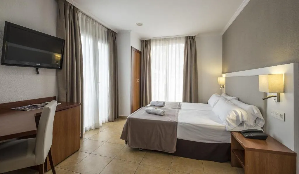 FAMILY ROOM TWO BEDS Room, Rosamar & Spa, Costa Brava