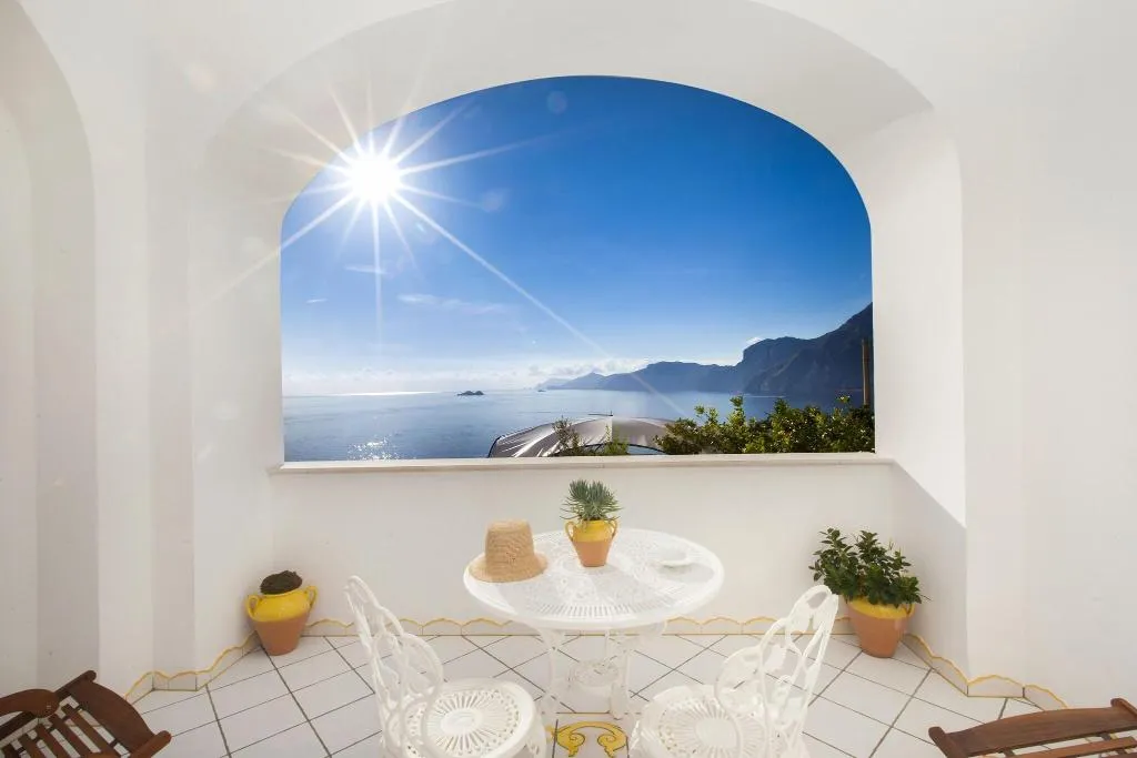 Room, Smeraldo, Naples