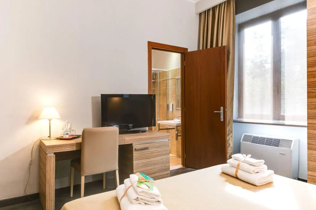 DOUBLE CLASSIC Room, Phi Hotel Garden Area Roma Eur, Rome