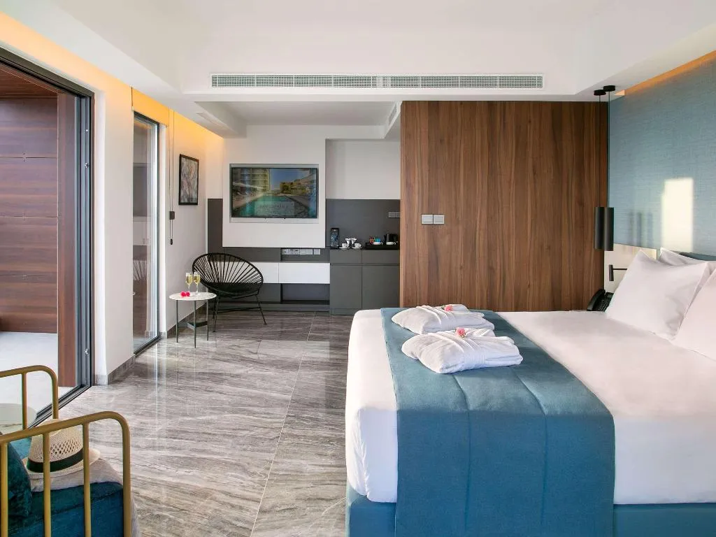 Room, Mercure Larnaca Beach Resort, Cyprus