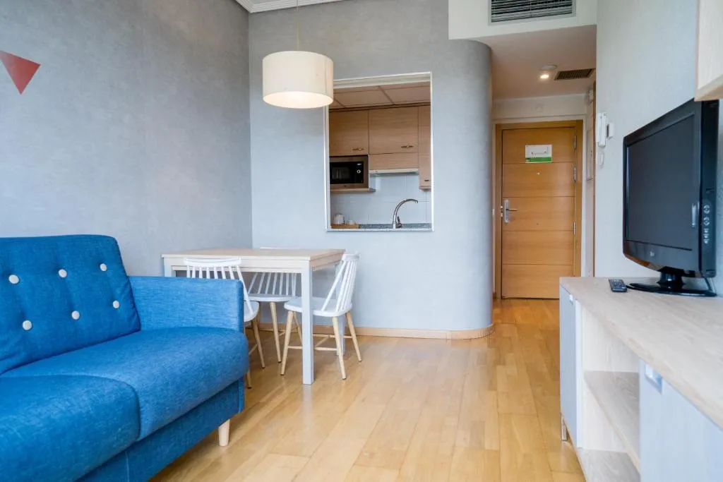 APARTMENT CAPACITY 2 Room, Compostela Suites, Madrid