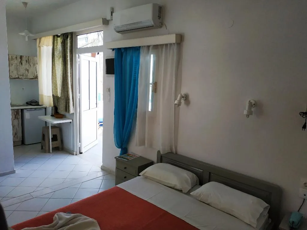 STUDIO STANDARD Room, Renia Studios, Crete