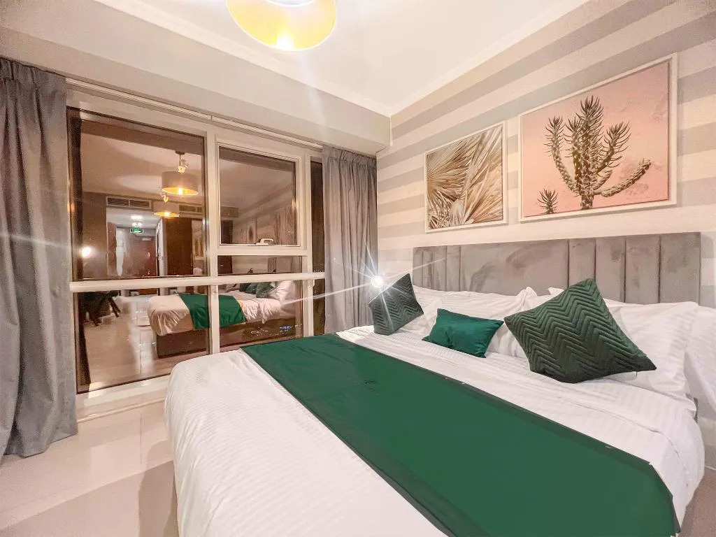 STUDIO ONE BED Room, Goldcrest Executive, Dubai