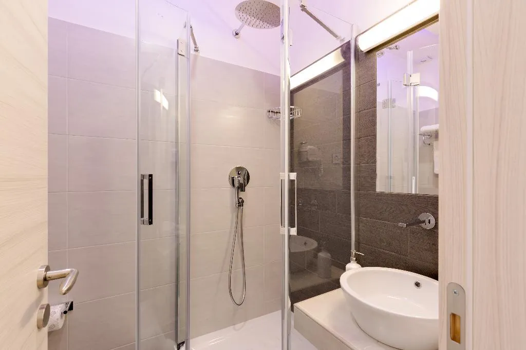 JUNIOR SUITE CAPACITY 4 Room, Dolce Luxury Rooms, Rome