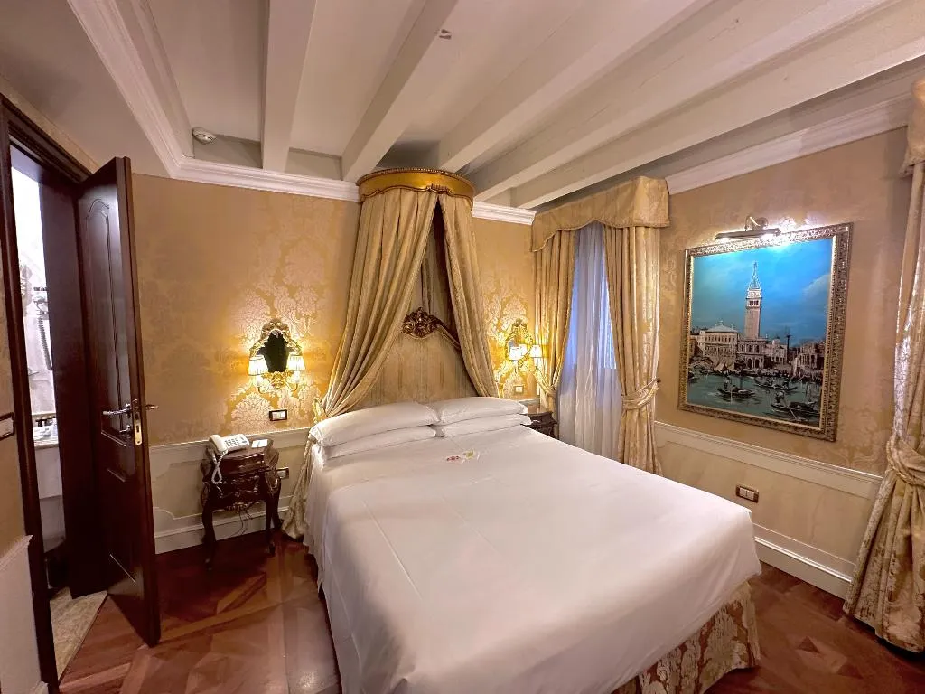 DOUBLE PRESTIGE Room, Canal Grande, Venice